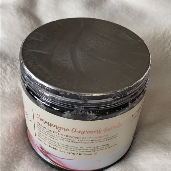Manna Kadar champagne charcoal scrub - Picture 4 of 4